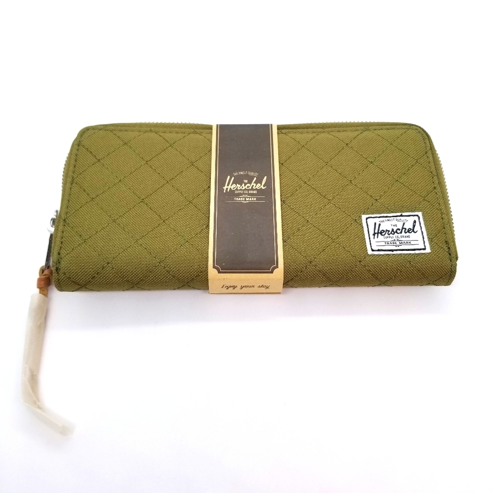 Herschel Supply co. Women's Avenue Wallet Quilted